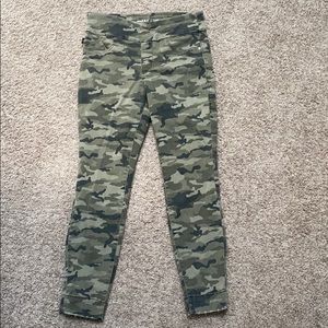 Rock & Republic camo jegging
